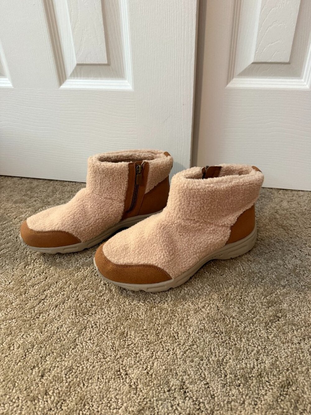 NWB Easy Spirit Faux Fur Zip Boots Women’s 8.5 M